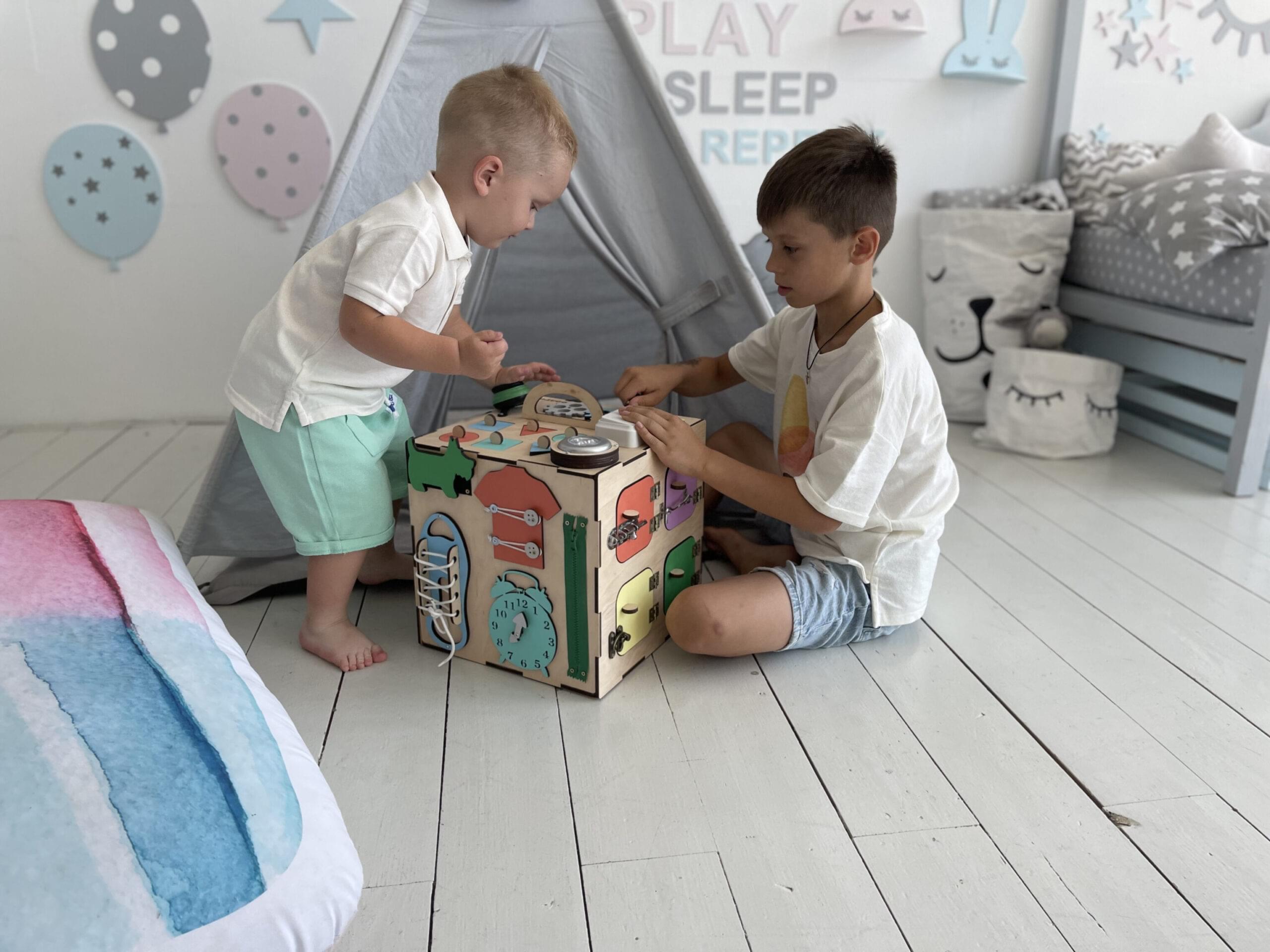 Бізікуб 30 см