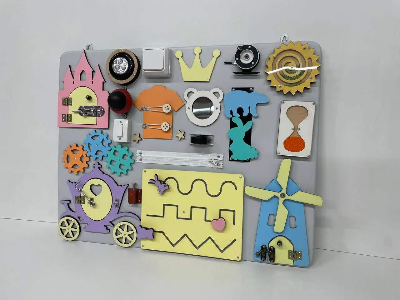 Бізіборд 65х50 см з інтерактивними елементами для дітей