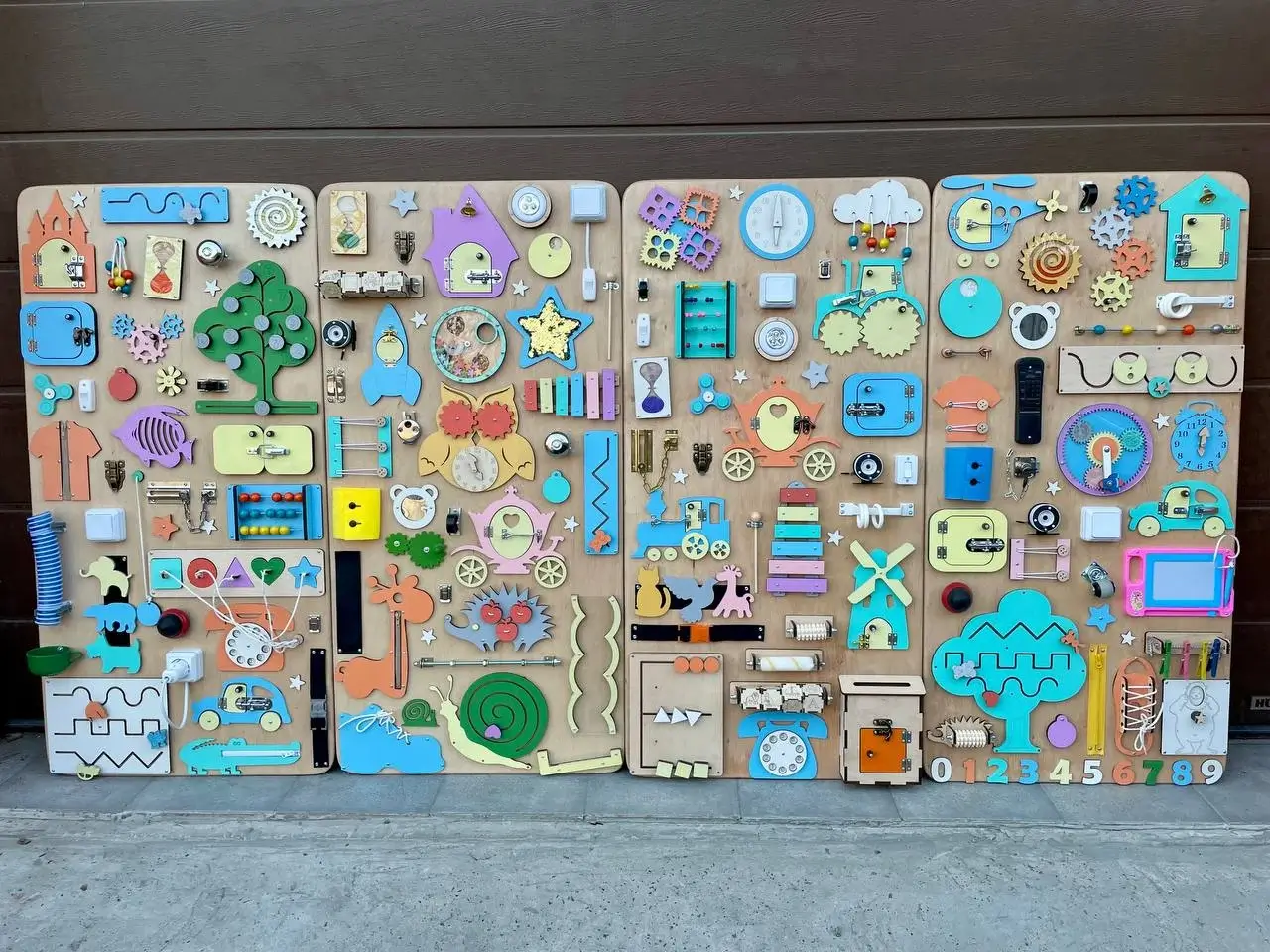 Вертикальний бізіборд 120×60 см – великий розвиваючий стенд з тематичними ігровими елементами